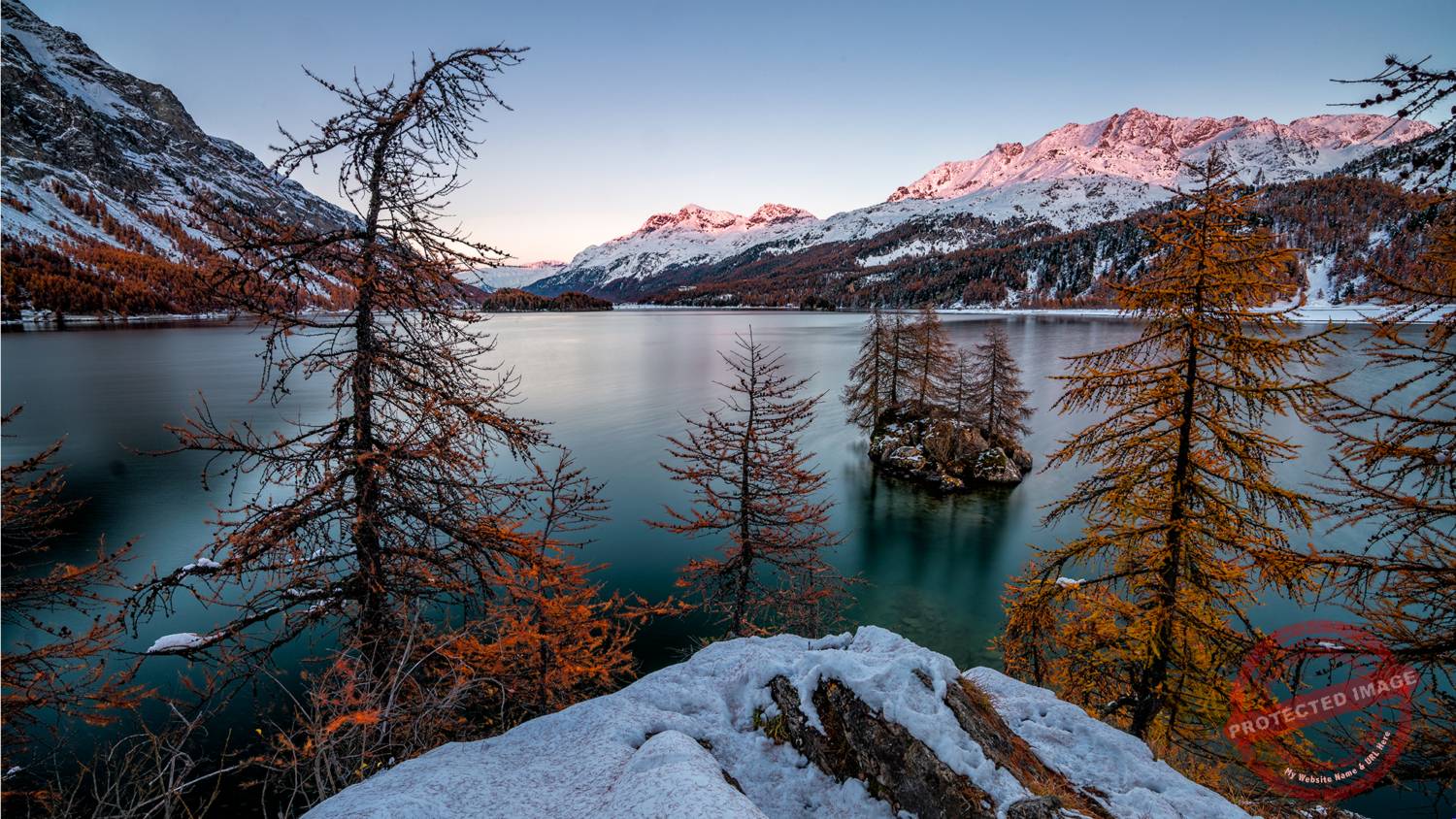 Engadin Sils 3 Lake Sils Silsersee bei farbenfrohem Sonnenuntergang im Herbst