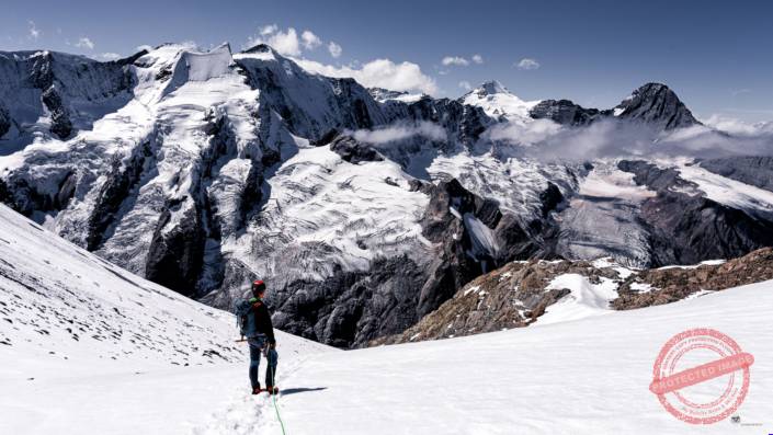 Strahleggpass Panorama vom aarebiwak zu Schreckhornhütte SAC